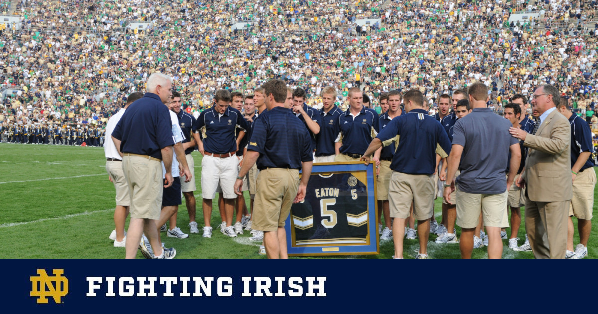 Mark Eaton Returns to Notre Dame – Notre Dame Fighting Irish – Official  Athletics Website