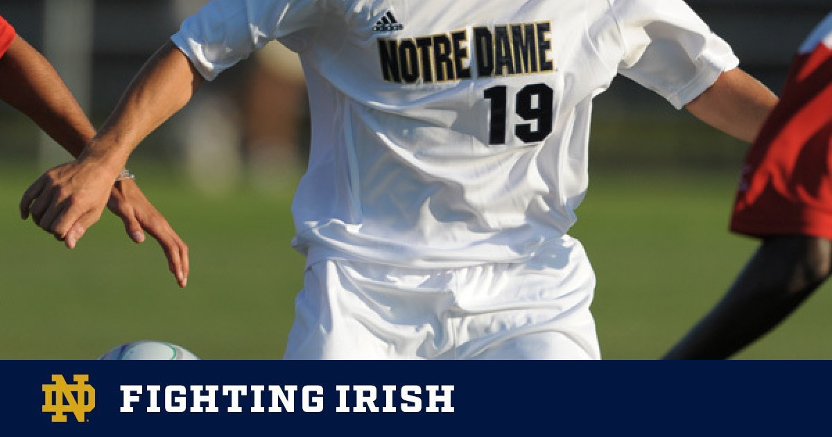 October 31, 2015: Notre Dame Fighting Irish wide receiver Torii Hunter Jr.,  (16) with the catch during the NCAA football game between the Notre Dame  Fighting Irish and the Temple Owls at