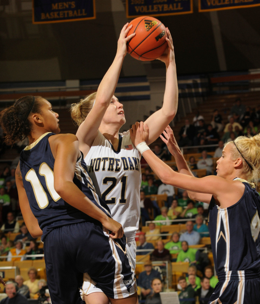#14 Irish Shut Down Georgia Southern, 85-36 (AP photos)