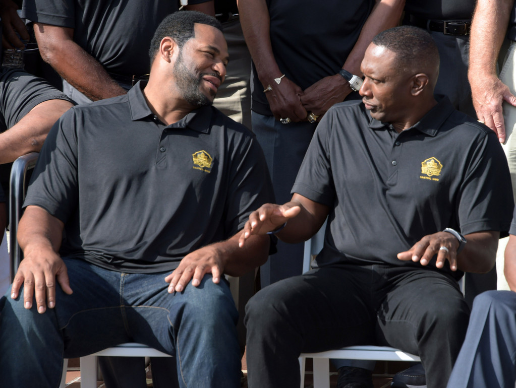 Jerome Bettis and Tim Brown inducted into Pro Football Hall of Fame