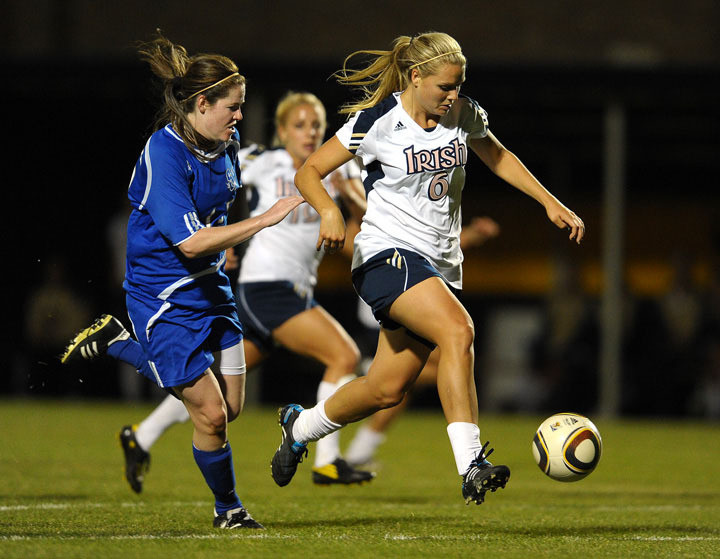 #5/7 Irish Remain Unbeaten In BIG EAST With 2-1 Win Over Seton Hall Junior forward Melissa Henderson posted her fourth consecutive multi-point match with a goal and an assist in Friday's 2-1 win over Seton Hall at Alumni Stadium.