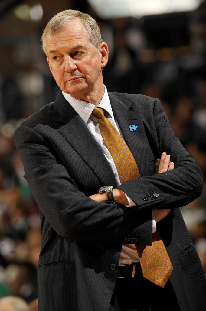 Notre Dame Holds Off Connecticut 58-50 (AP)