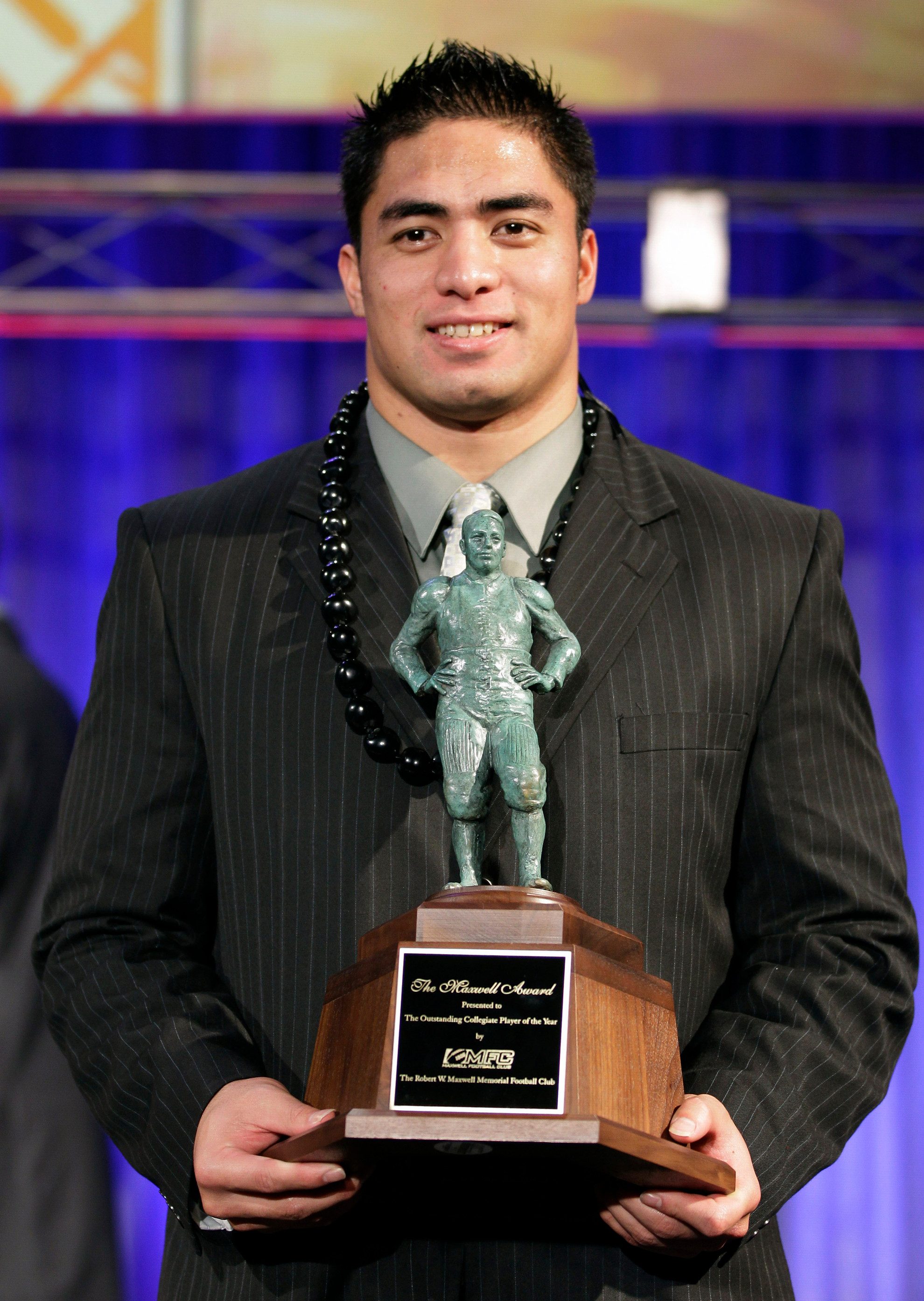 Manti Te’o Wins Maxwell Award College Football Awards
