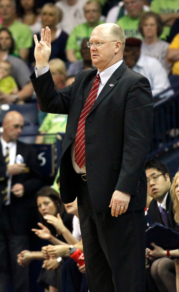 #4 Notre Dame Overwhelms Liberty in First Round, 74-43 (AP)