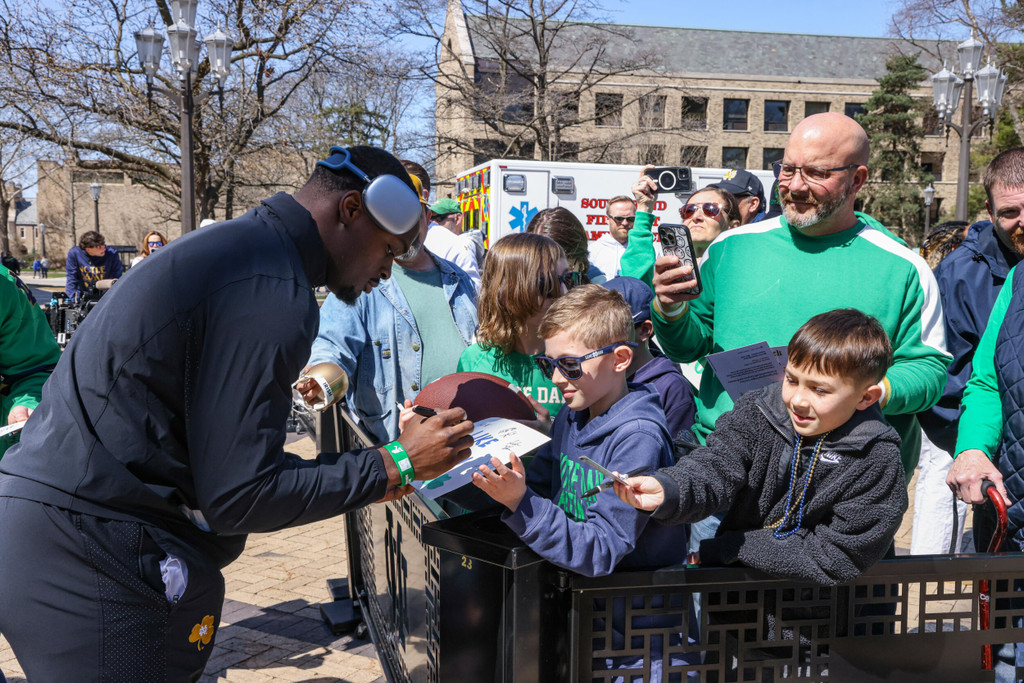 Notre Dame Fighting Irish - Official Athletics Website