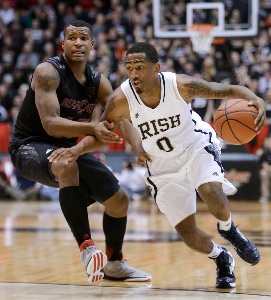 No. 17 Notre Dame Tops No. 21 Cincinnati, 66-60 (AP)