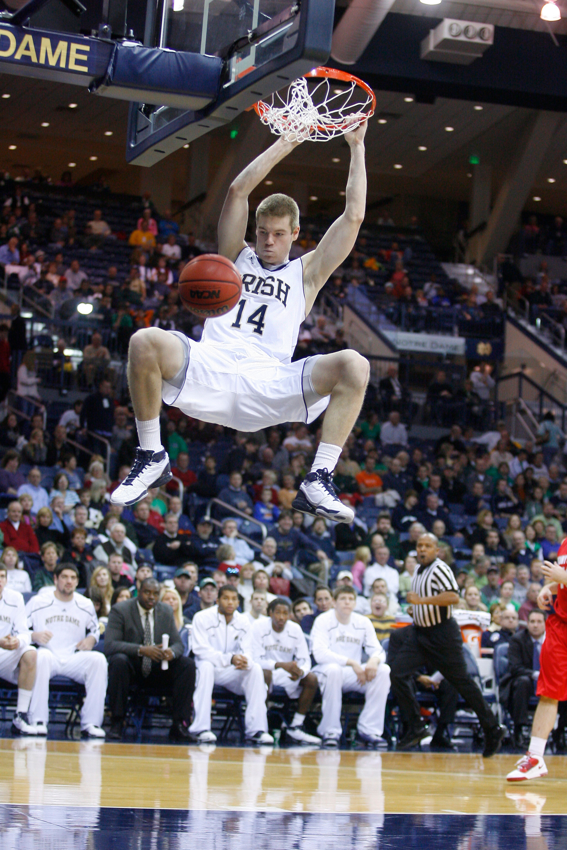 Irish Open Season On Saturday Against Mississippi Valley State Senior captain Scott Martin and the Irish will try to win the program's 13th straight season opener on Saturday against Mississippi Valley State.
