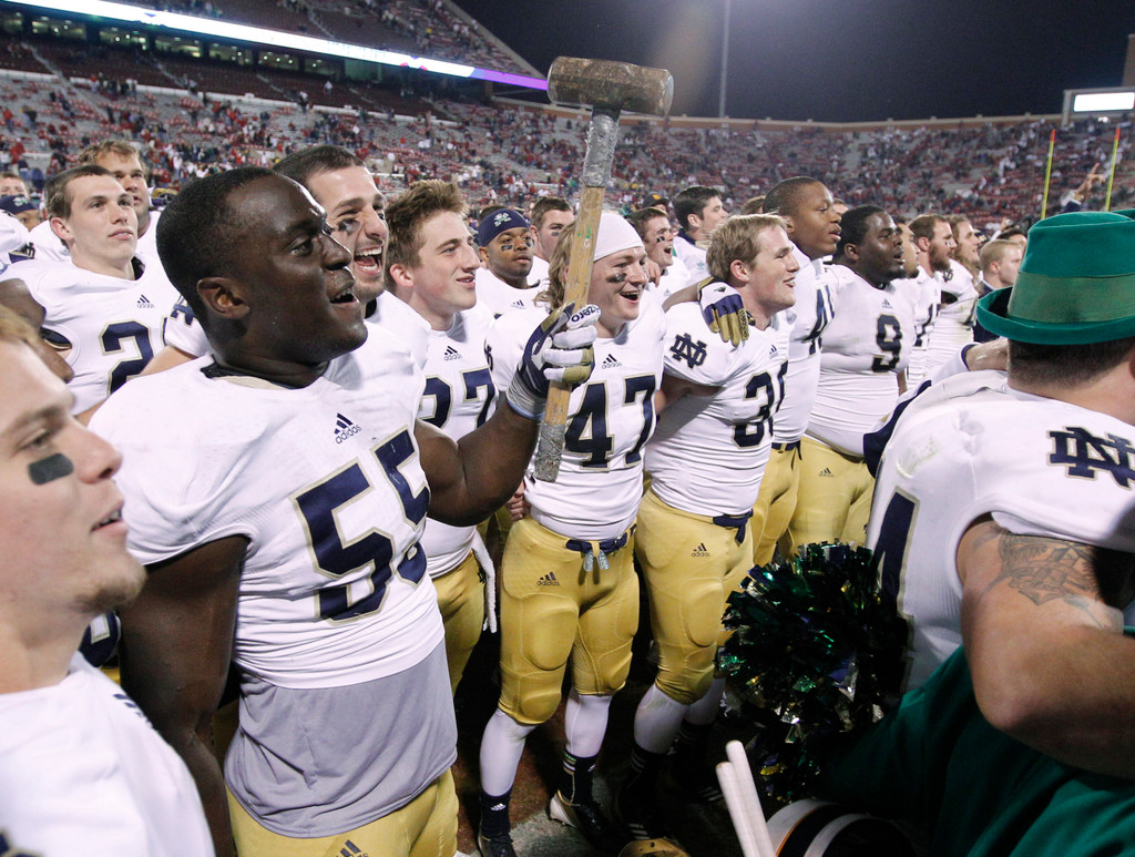 No. 5 Irish Defeat No. 8 Oklahoma, 30-13, to Stay Perfect (AP)