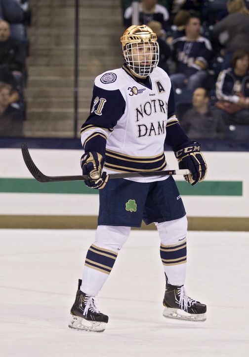 Bryan Rust scored two goals in 24 seconds in the final 1:08 of the game to give Notre Dame a 3-2 win over Maine.