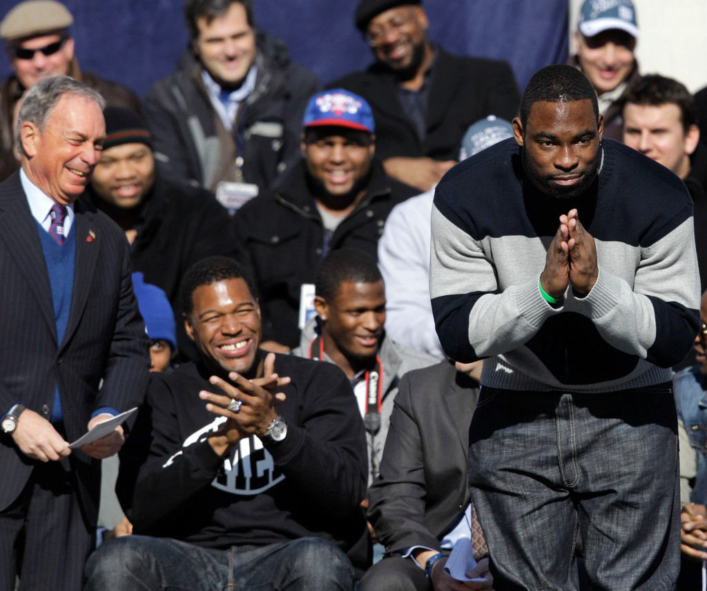 Justin Tuck & Sergio Brown at Super Bowl XLVI (AP)