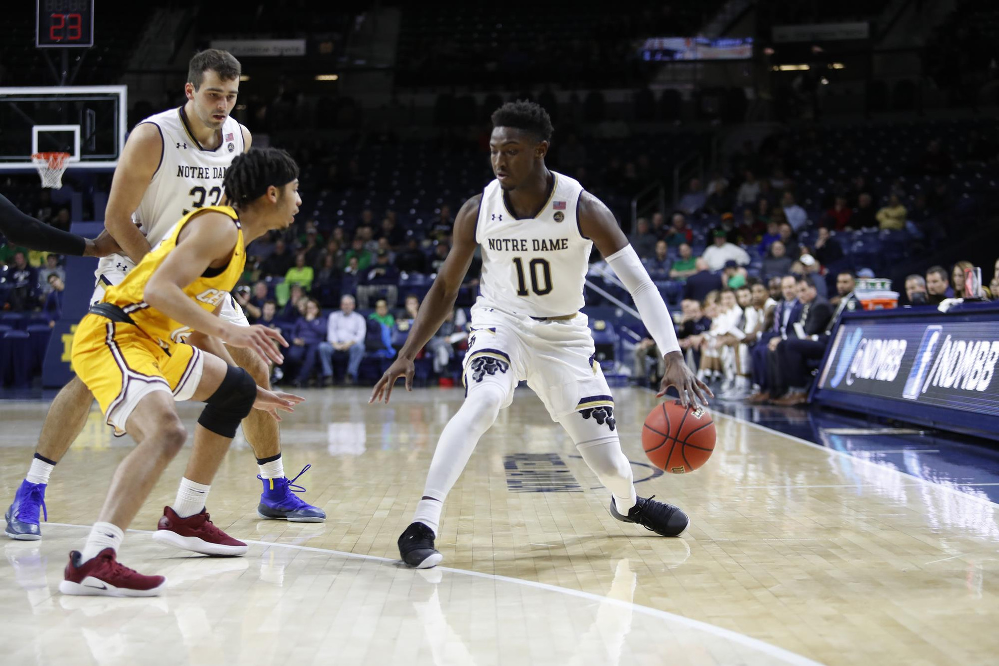 Irish Down Marauders 76-54 In Preseason Exhibition Game Gibbs 110118