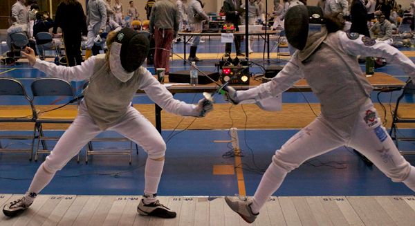 Grace Hartman posted 12 total victories at the Northwestern Duals to lead the way for the women's foil squad.