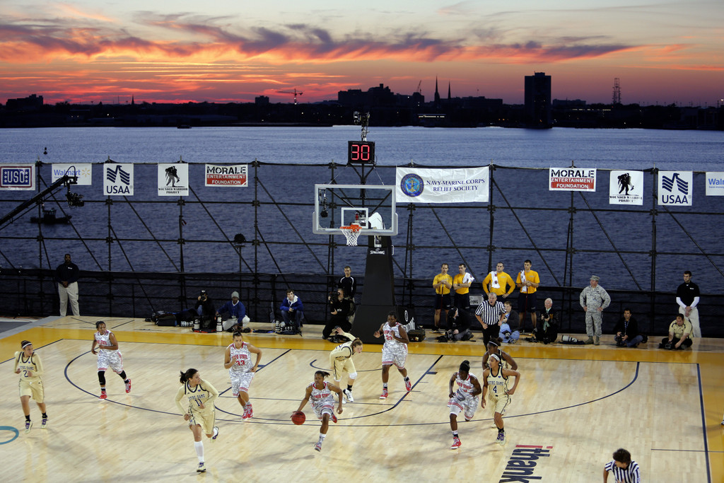 Achonwa Leads #7/6 Notre Dame Past #19/21 Ohio State, 57-51 (AP)