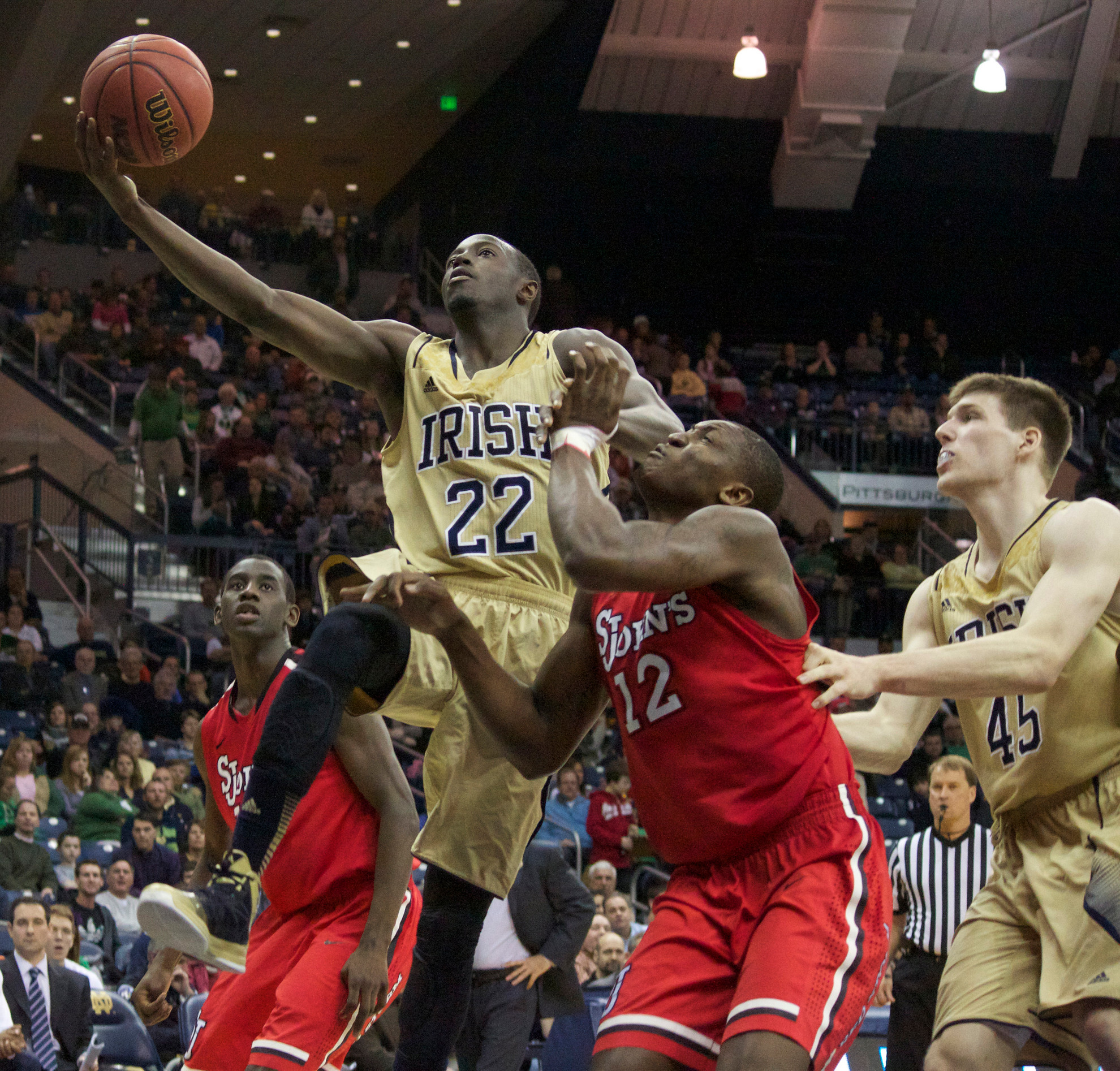 #24/24 Irish Close Regular Season Saturday At #8/6 Louisville Jerian Grant scored 12 points in the final 45 seconds of regulation in Notre Dame's 104-101 five-overtime win over Louisville on Feb. 9.