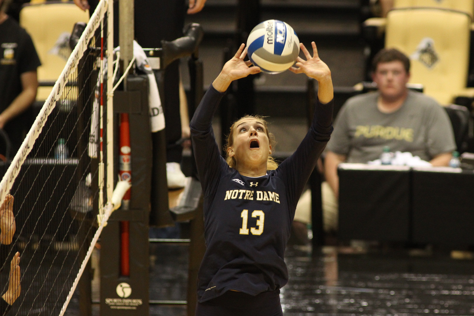 Offense Powers Irish Past Syracuse, 3-1, Friday Night Junior Hanna Muzzonigro had a career-high 49 assists in a 3-1 Irish win over Syracuse Friday night.