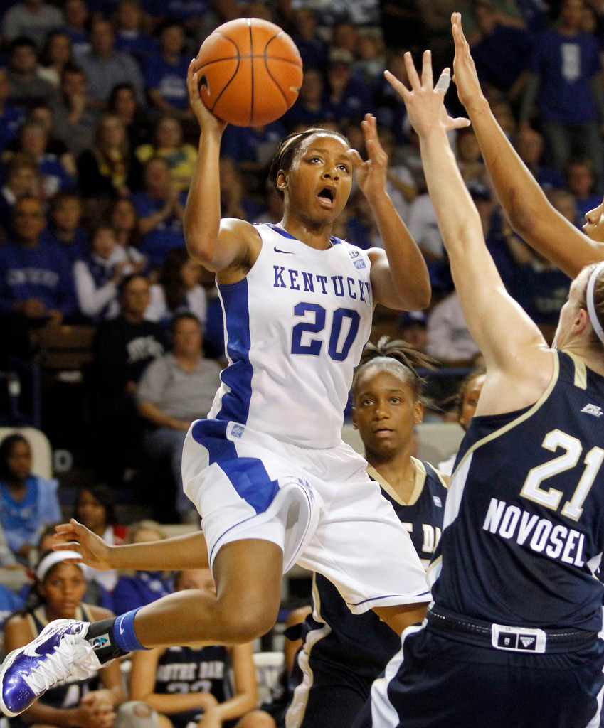 No. 12 Irish Fall Just Short to No. 9 Kentucky, 81-76 (AP)