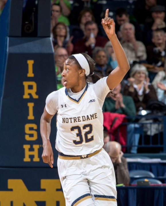 Jewell Loyd scored a game-high 34 points (her third 30-point game of the year, all against ranked opponents) to lead #6/7 Notre Dame to an 88-77 win over #5/6 Tennessee Monday night at Purcell Pavilion.