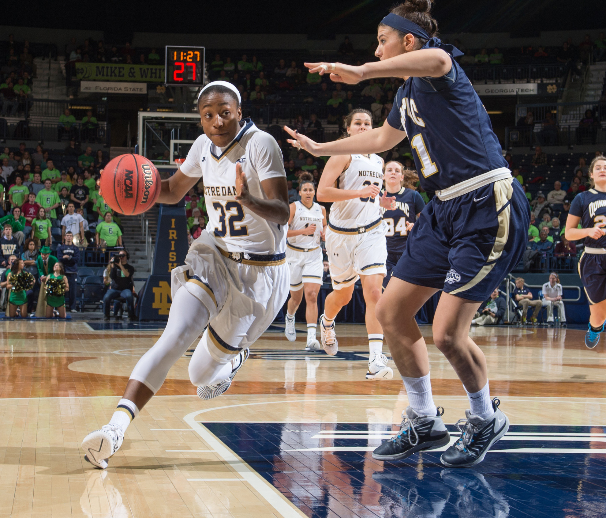 #2/1 Irish Breeze Past Quinnipiac, 112-52 Jewell Loyd (32)