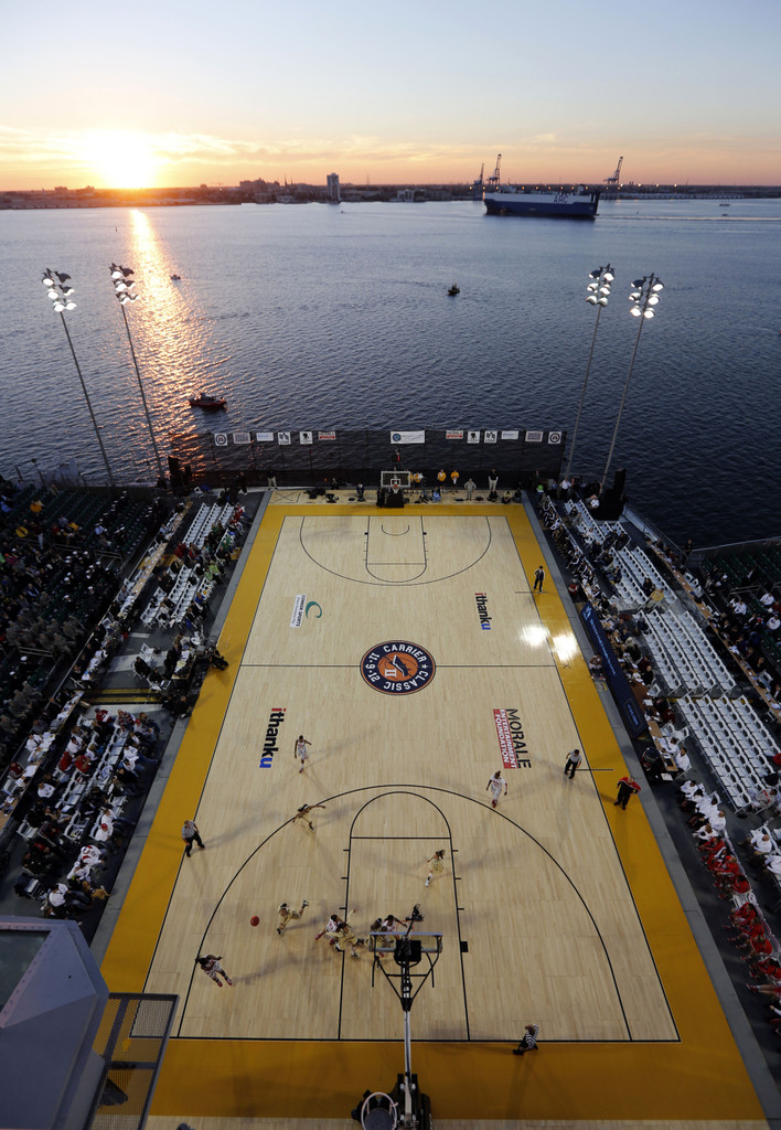 Achonwa Leads #7/6 Notre Dame Past #19/21 Ohio State, 57-51 (AP)