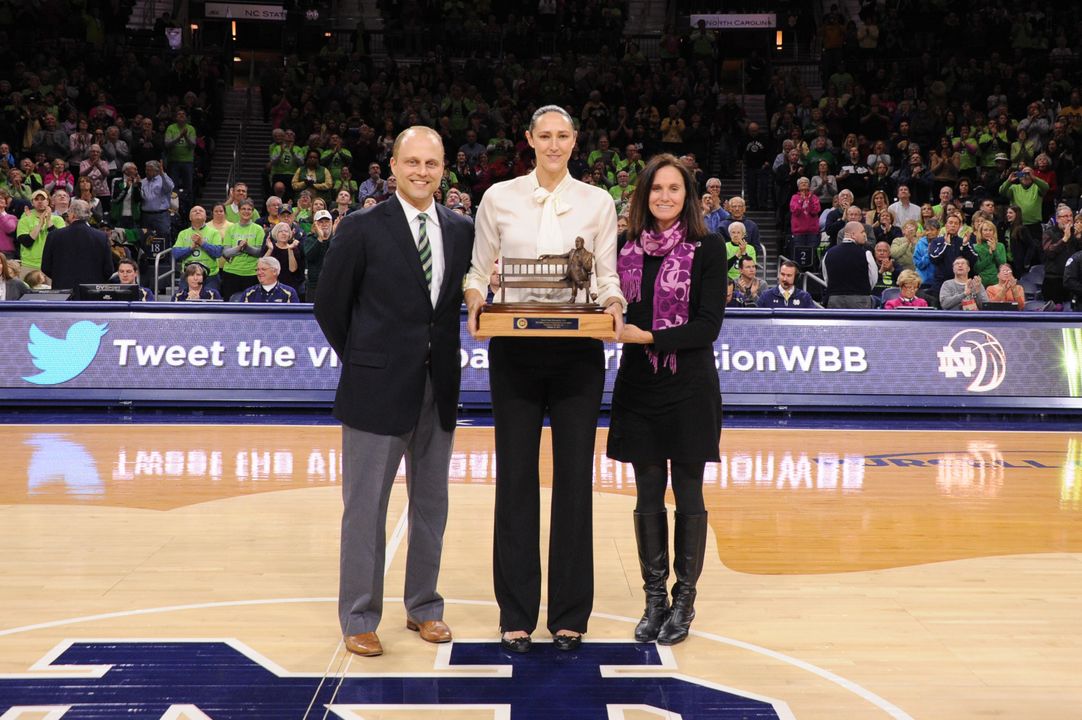 Ruth Riley ('01) is the second Notre Dame women's basketball alumna to receive the Moose Krause Distinguished Service Award.