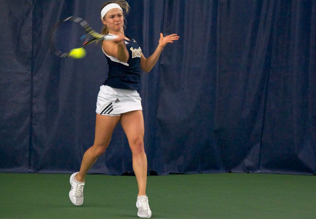 Monica Robinson won in three sets in the singles quarterfinals at the USTA/ITA Midwest Regional Championships before falling to No. 21 Ronit Yurovsky in the semifinal Monday.