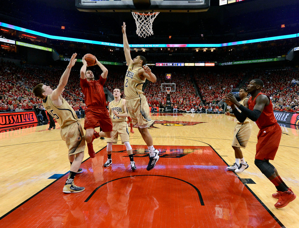 No. 24 Notre Dame Falls To No. 8 Louisville, 73-57 (AP)