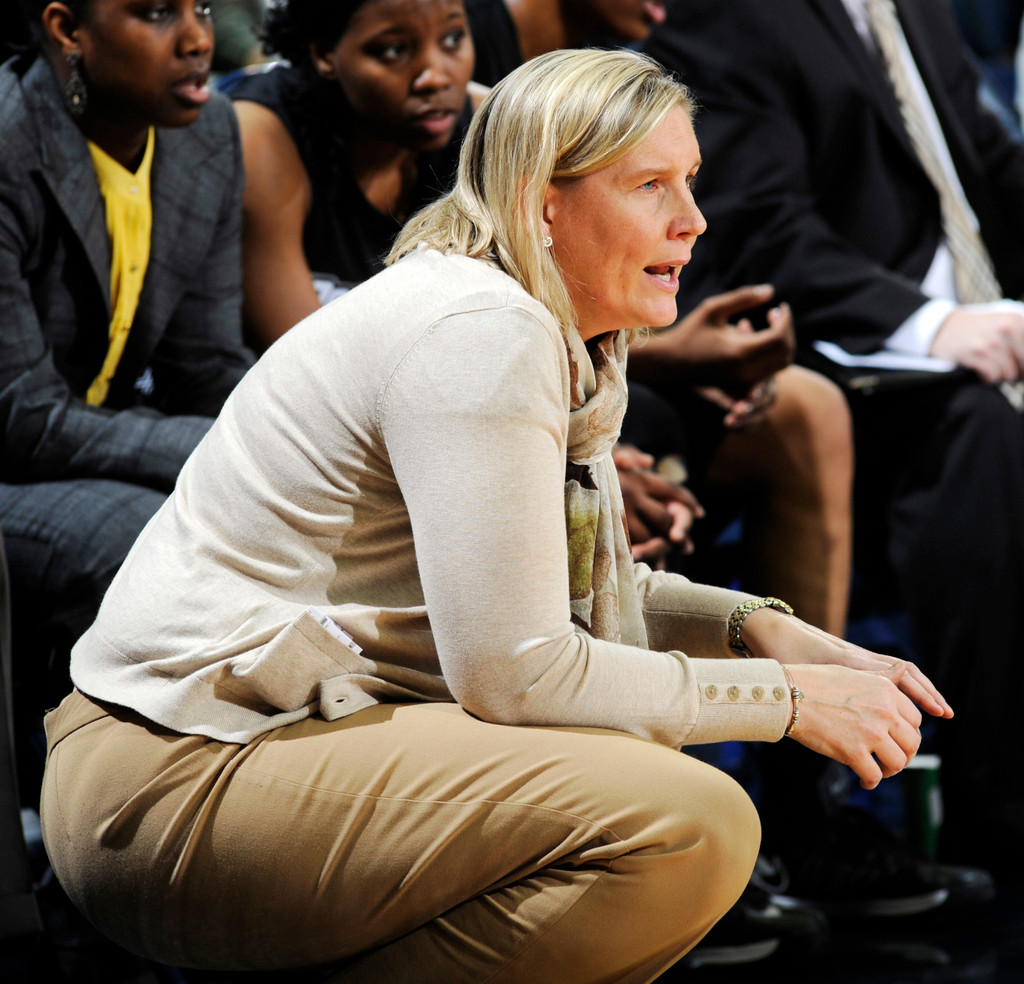 No. 2 Notre Dame Races By Providence, 89-44 (AP)