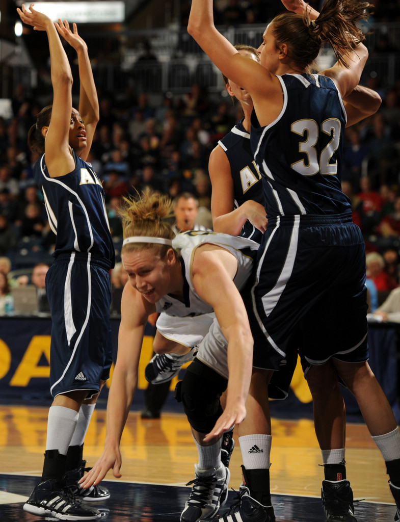 No. 2 Notre Dame Nabs 81-61 Win Over Akron (AP)