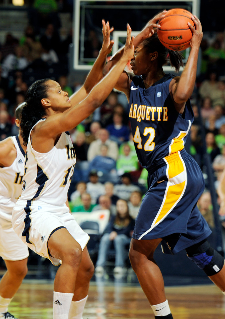 No. 3 Notre Dame Destroys Marquette, 95-42 (AP)