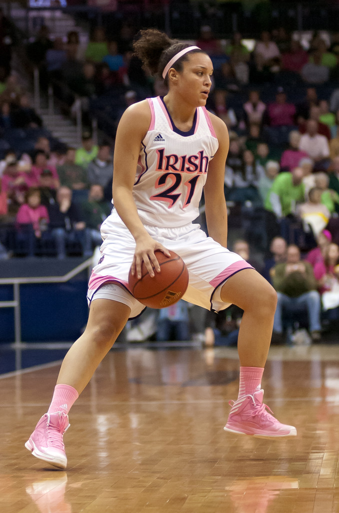 Notre Dame Women's Basketball tops Cincinnati on 02-02-2013