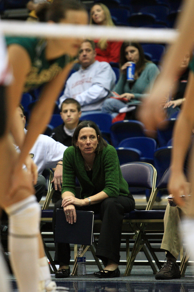 Notre Dame Challenges Louisville In BIG EAST Finals