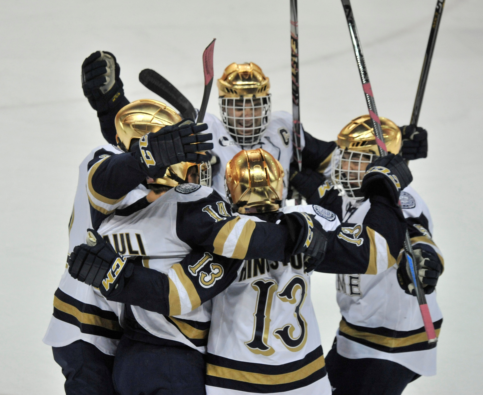 Irish Shut Out Niagara 7-0 To Run Winning Streak To Four Straight The Irish celebrate Vince Hinostroza's first-period power-play goal.