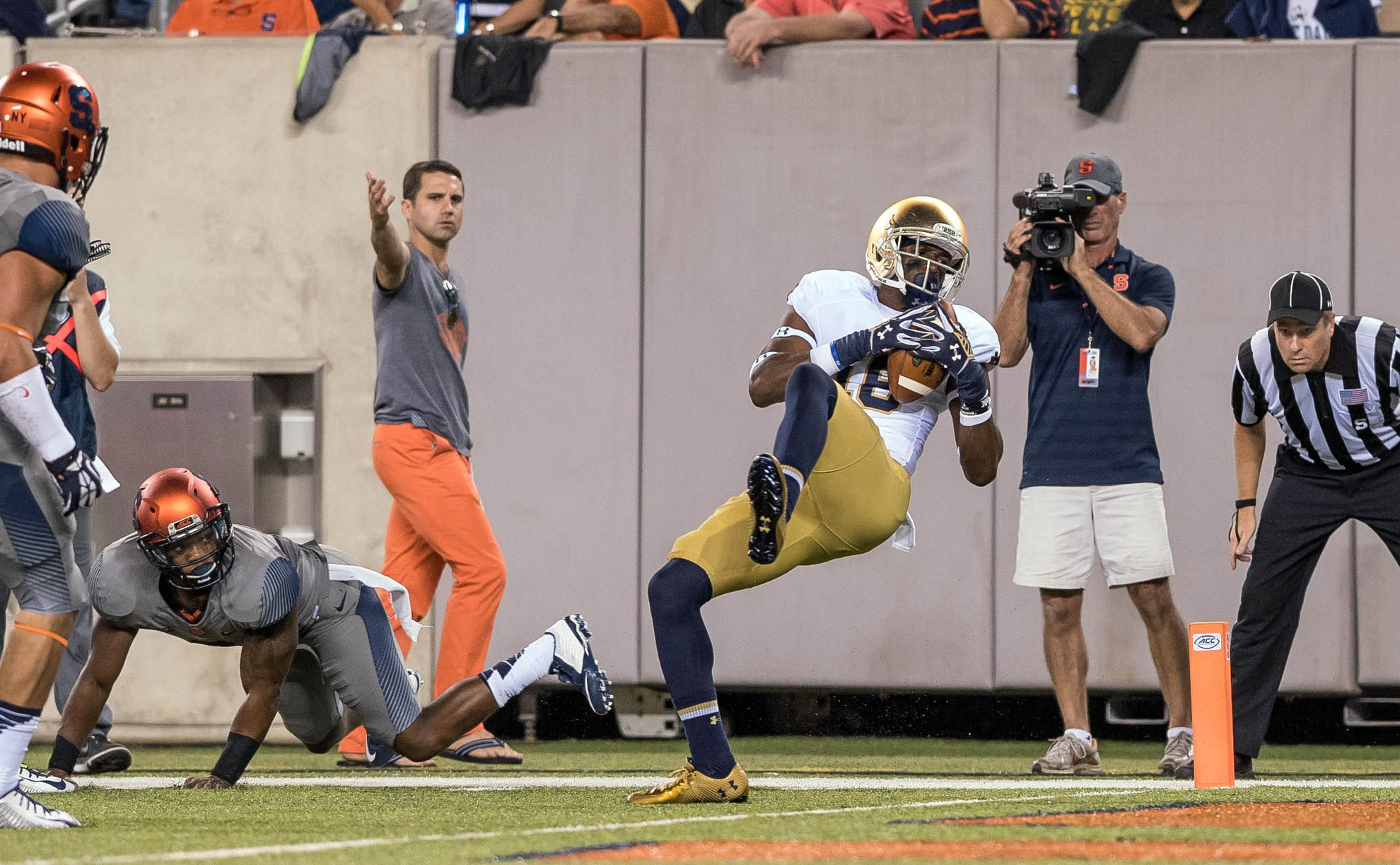 Torii Hunter Jr. Joins Notre Dame Baseball Team Sophomore football player Torii Hunter Jr. has joined the Irish baseball team for the 2015 season.