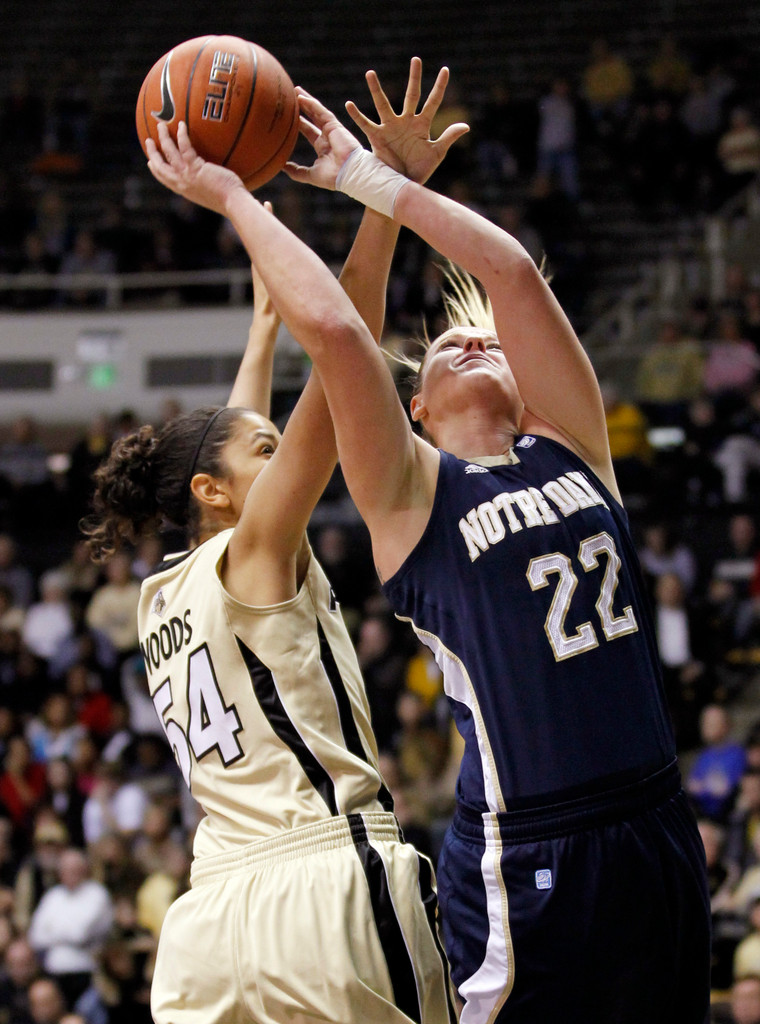 No. 3 Notre Dame Rolls Past No. 12 Purdue, 66-38 (AP)