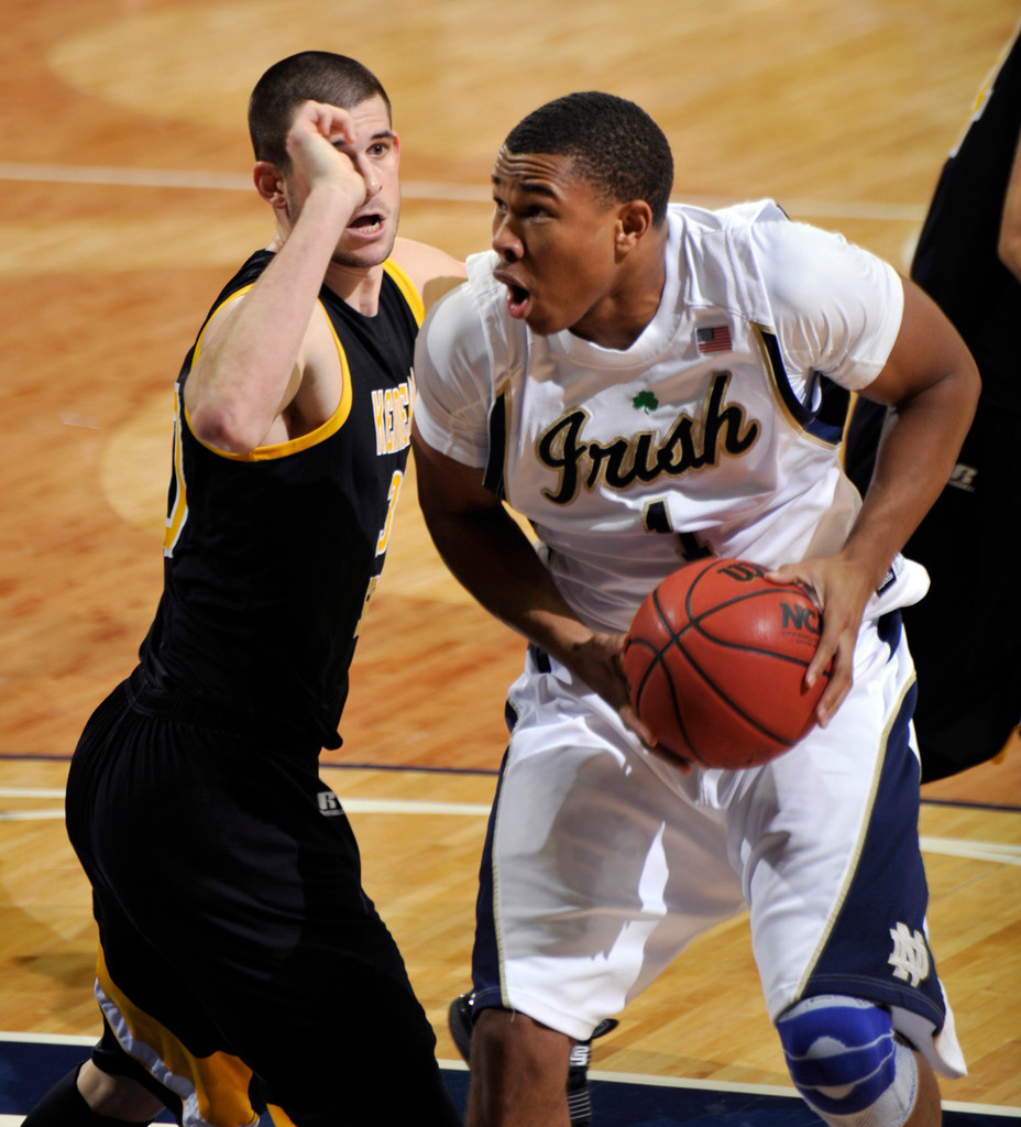 No. 23 Notre Dame Defeats Kennesaw State, 80-62 (AP)