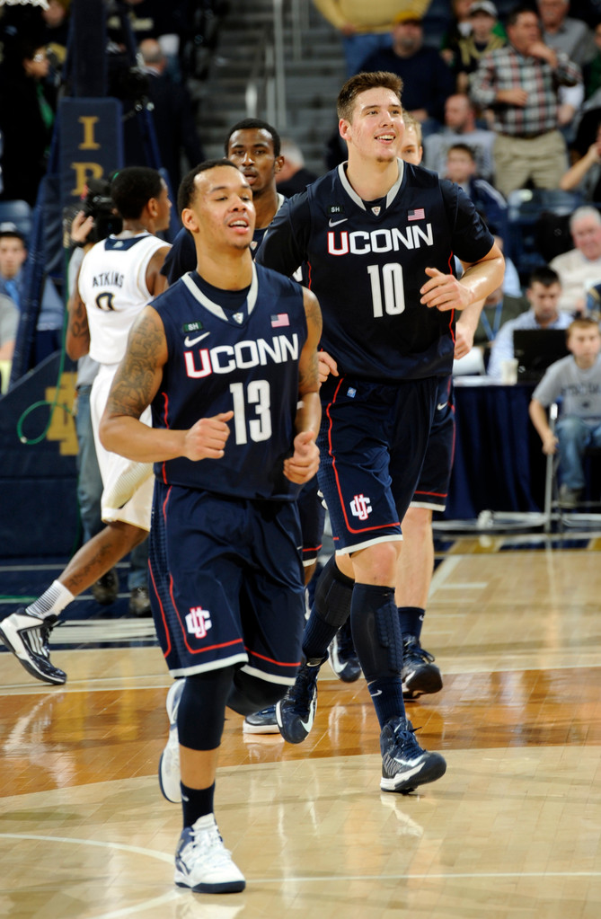 #17/16 Irish Fall To Huskies, 65-58 (AP)