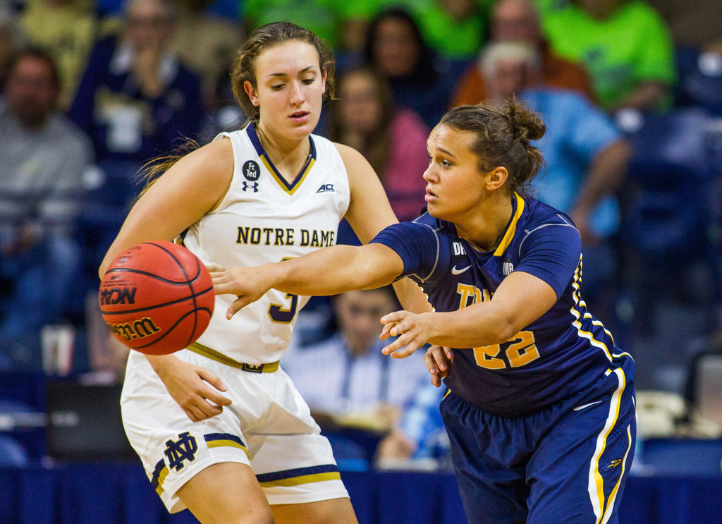 No. 3 Notre Dame 74, Toledo 39