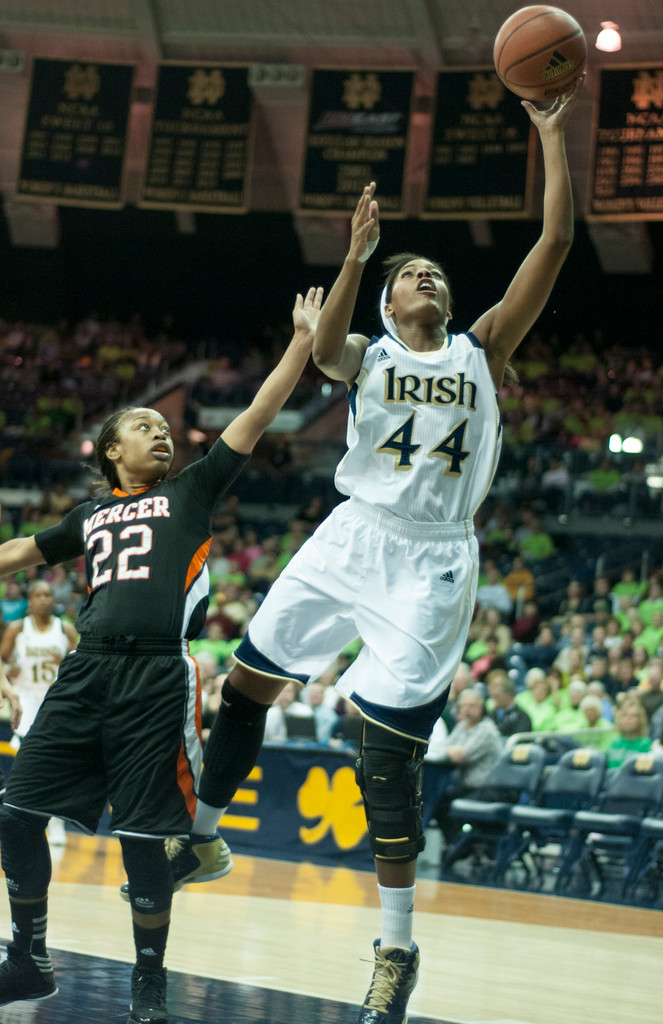 Notre Dame Women's Basketball tops Mercer (93-36) on 11-20-2012