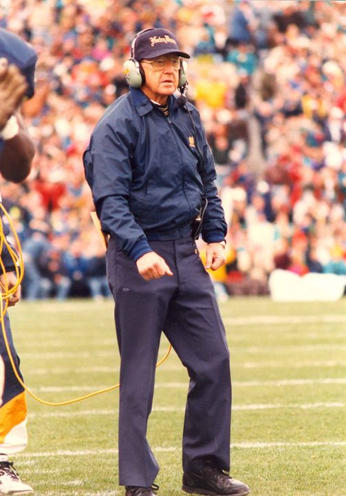 Lou Holtz may have lost his debut game at Notre Dame in 1986 (24-23 to Michigan), but he didn't lose many more in his Hall of Fame career, piloting the Irish to 100 victories and the 1988 national title during his tenure.