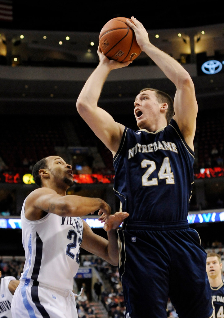 #23 Irish Hold On to Defeat Nova in OT, 74-70 (AP)
