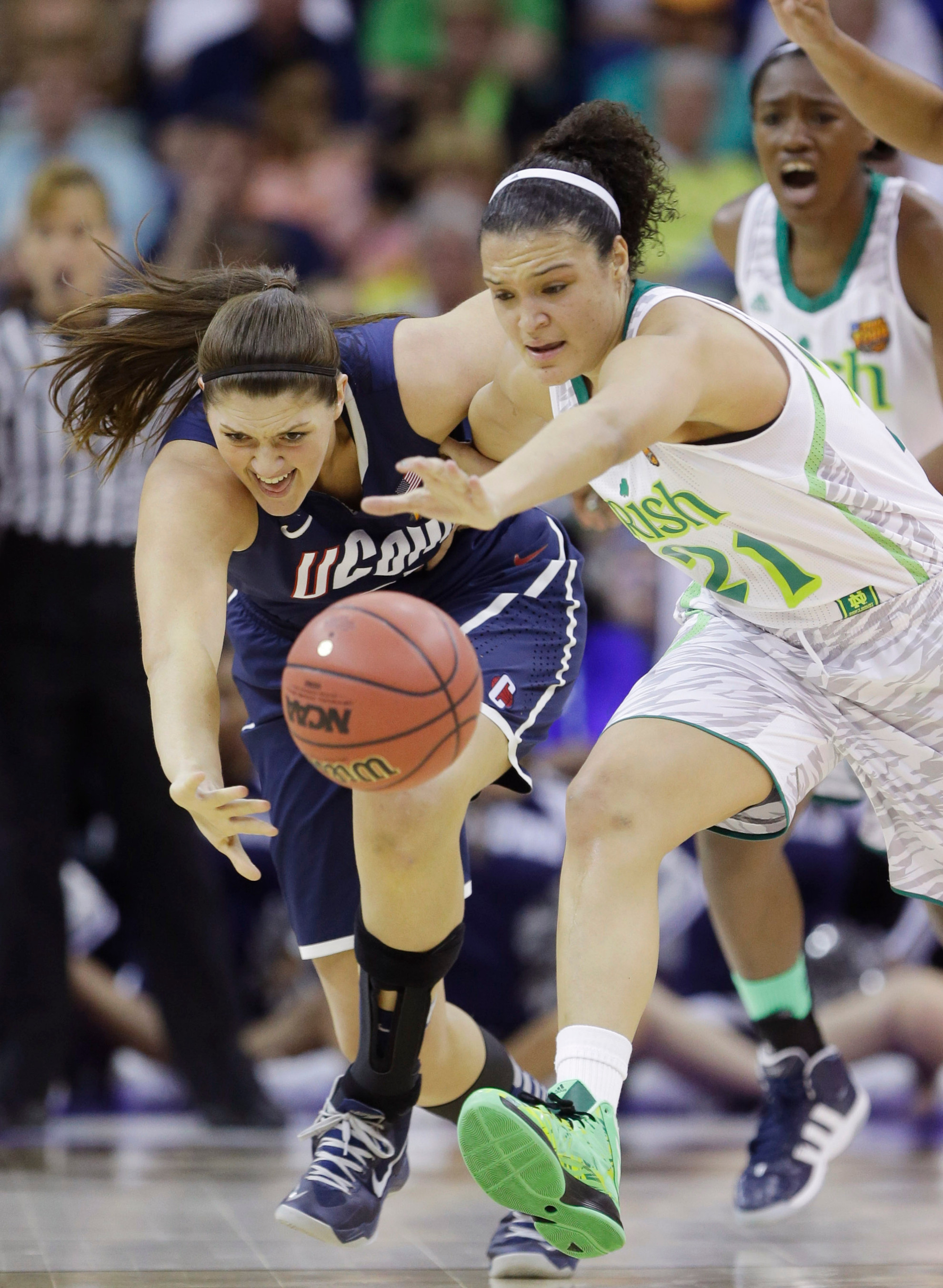 #2 Irish Fall to #3 UConn in Final Four Final Four Connecticut Notre Dame Basketball