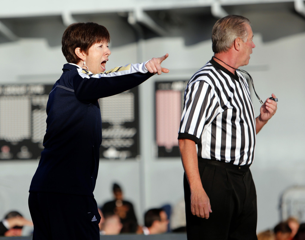 Achonwa Leads #7/6 Notre Dame Past #19/21 Ohio State, 57-51 (AP)