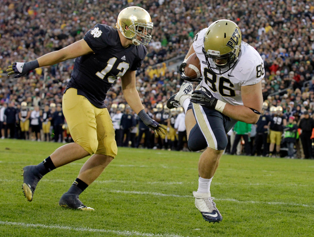 No. 4 Notre Dame Fights Back to Defeat Pitt 29-26 in Third OT (AP)