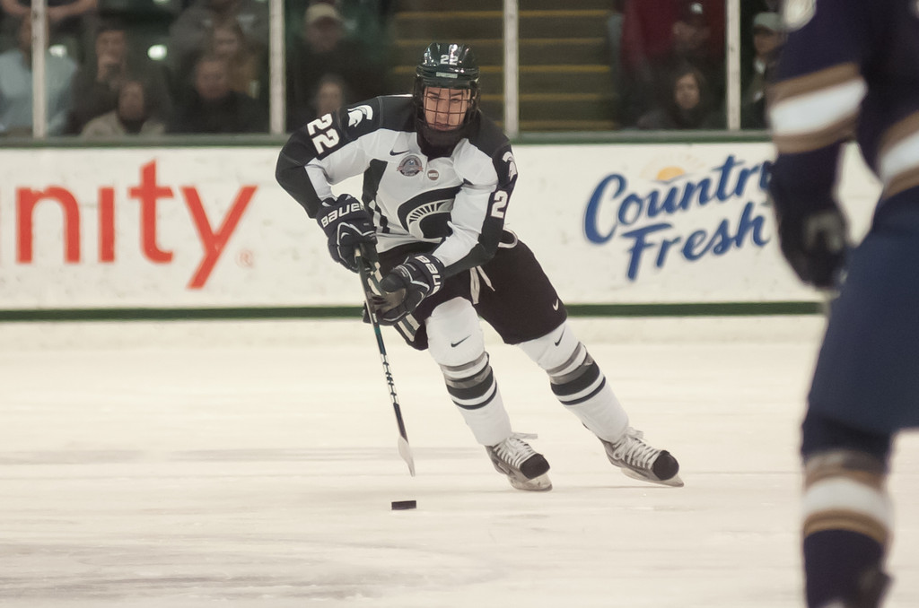 Notre Dame Men's  Ice Hockey tops Michigan State on 01-11-2013