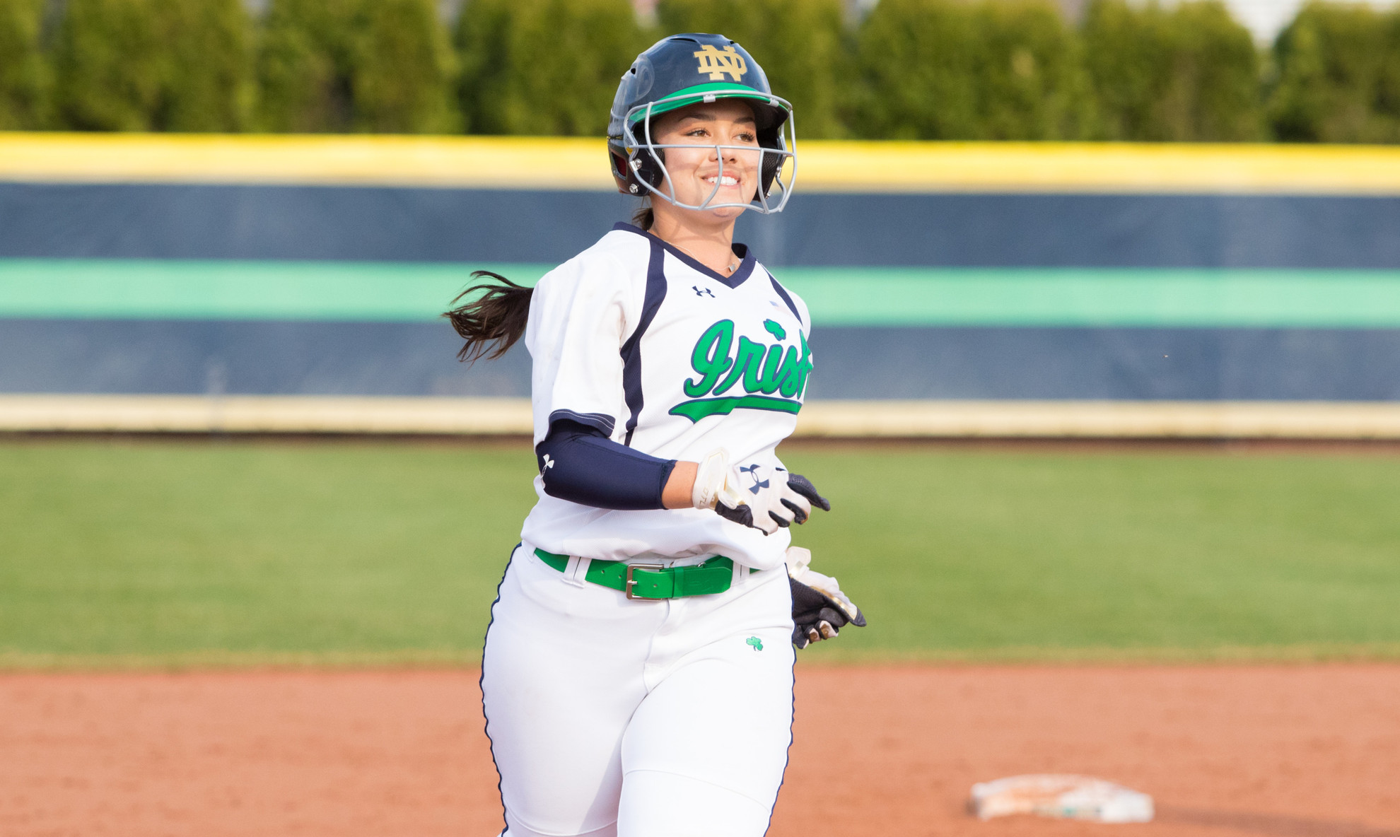 Irish Grit Stops Red Hot Louisville 5-4 Irish Grit Stops Red Hot Louisville 5-4