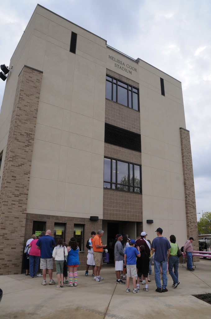 Irish Sweep Syracuse On Breast Cancer Awareness Day