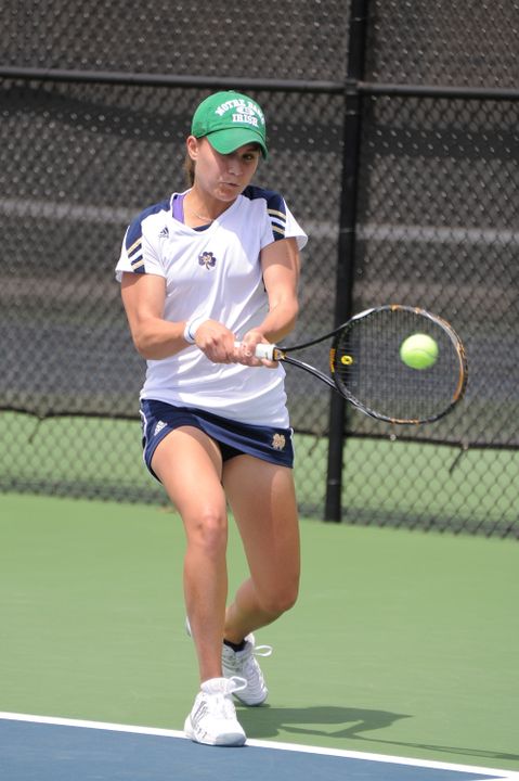 Julie Sabacinski moved one match closer to advancing into the singles main draw at the ITA Midwest Regional, defeating Alexa Pitt of Toledo, 6-2, 6-1, in her qualifying bracket round-of-32 matchup.
