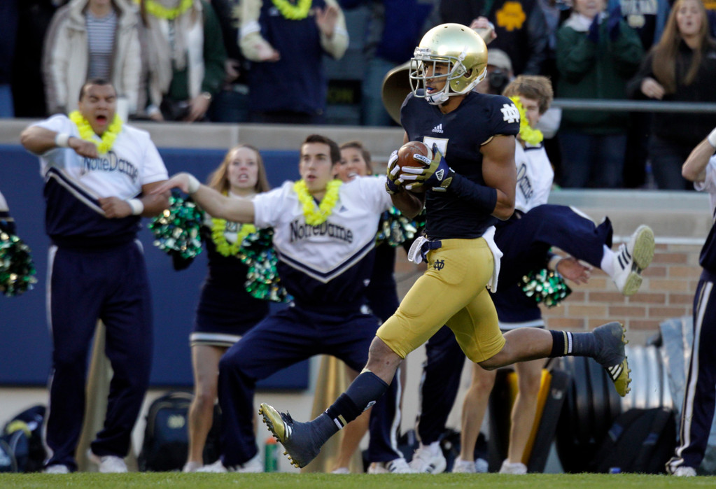 No. 3 Irish Remain Perfect, Overpower Wake Forest, 38-0 (AP)