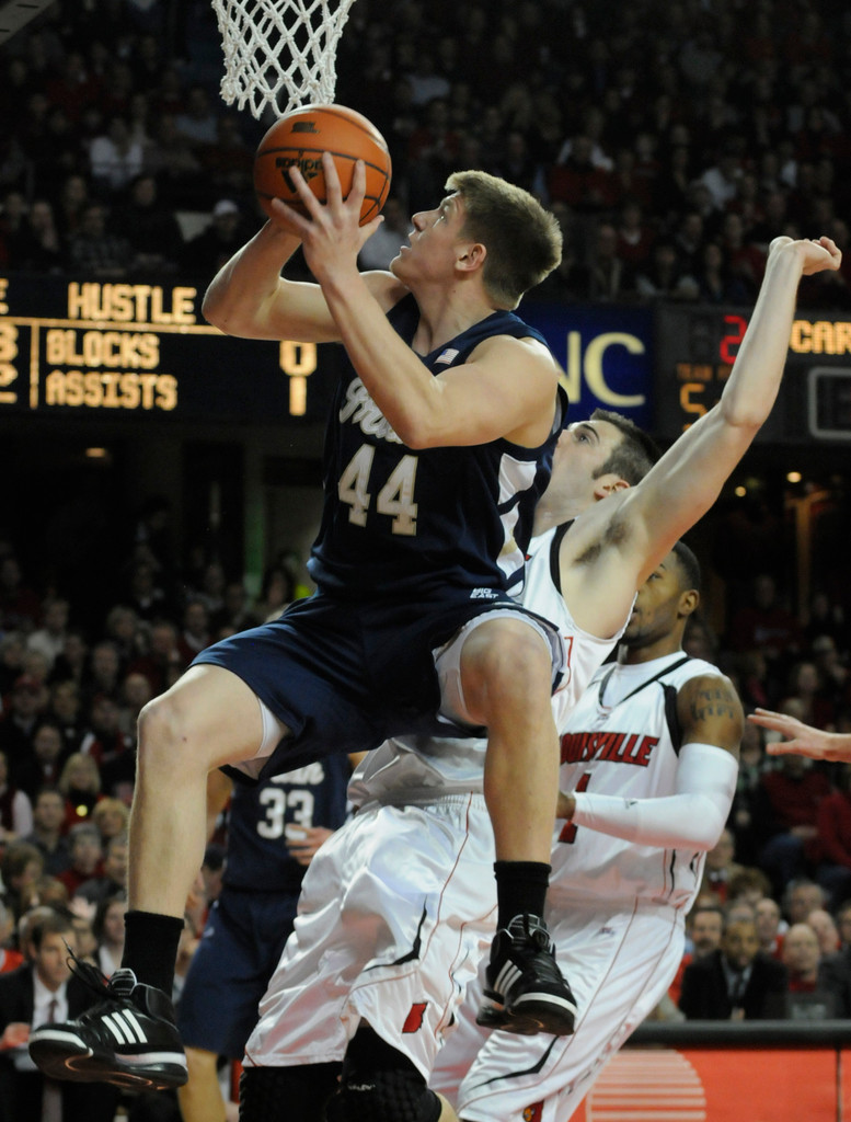 Men's Basketball vs. Louisville, 2/28/2008 (AP)