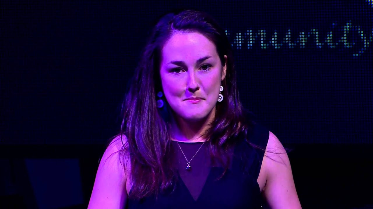 Elizabeth Tucker Top Gun Award Notre Dame Fighting Irish Official